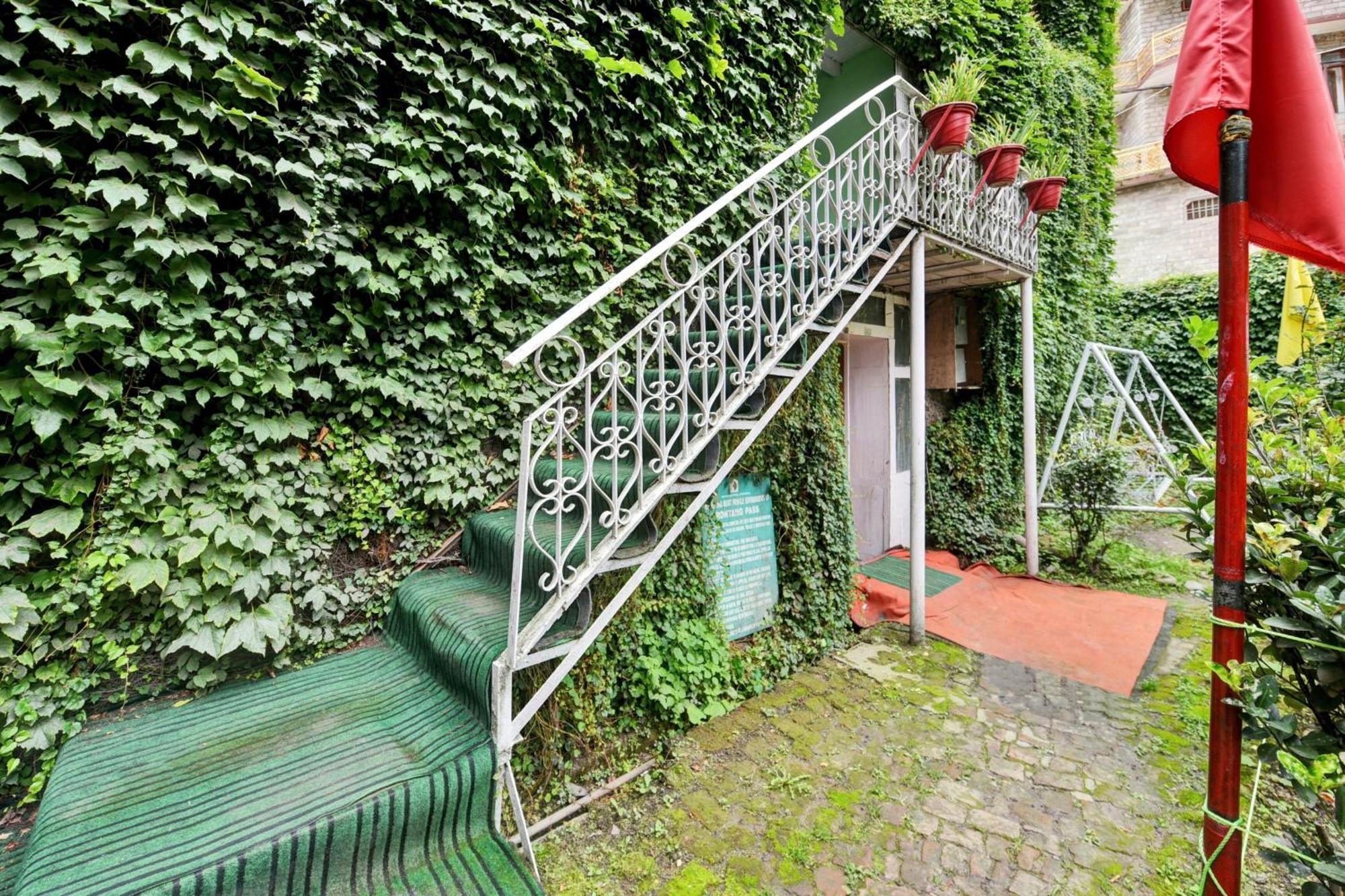 Hotel O Chaman Manāli Exterior foto